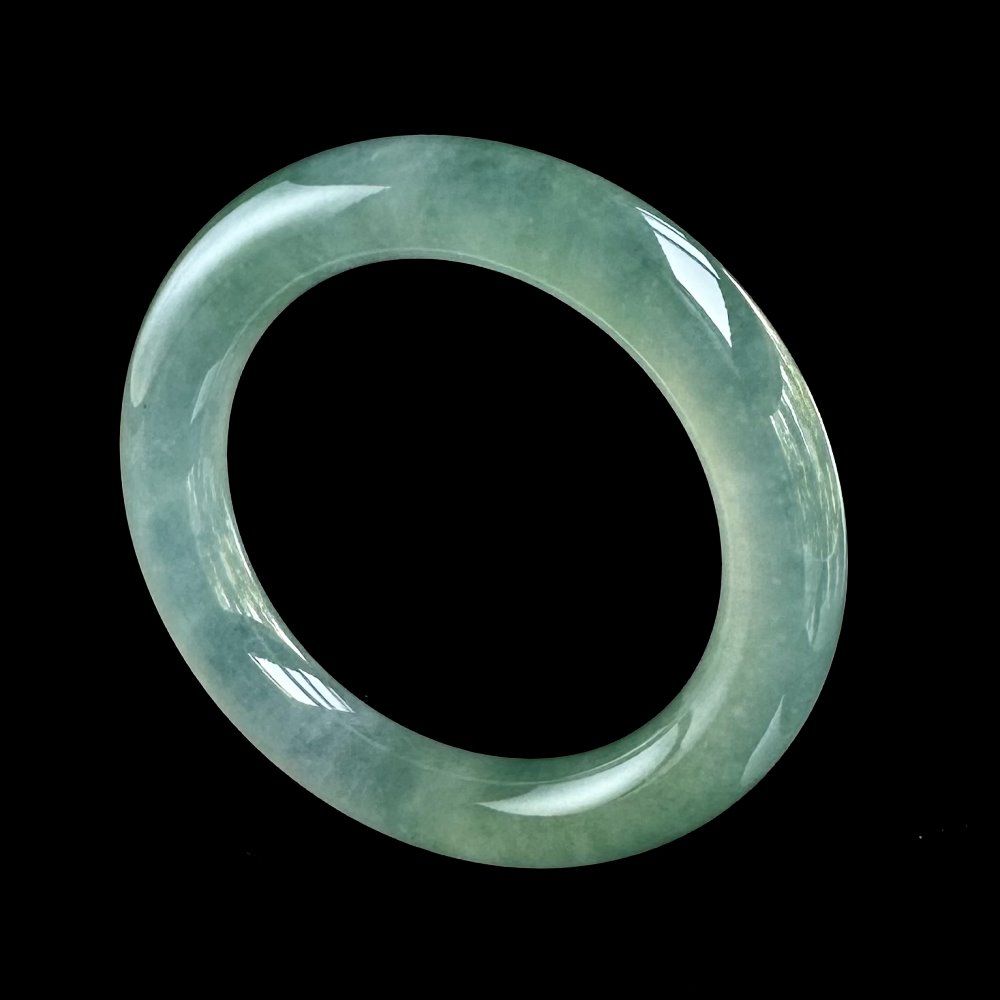 20250515164539.jpgBild Glassy Cylindrical Jadeite Bangle #54mm - Image 1