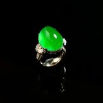Glassy Jadeite Ring Size 11.5 - Imagen 4
