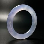 Glassy Violet Aura Cylindrical Jadeite Bangle (Taipeh) - Bild 3