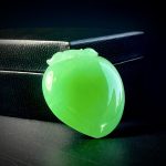 Icy Emerald Green Jadeite Pendant｜Peach (臺北) - Image 3